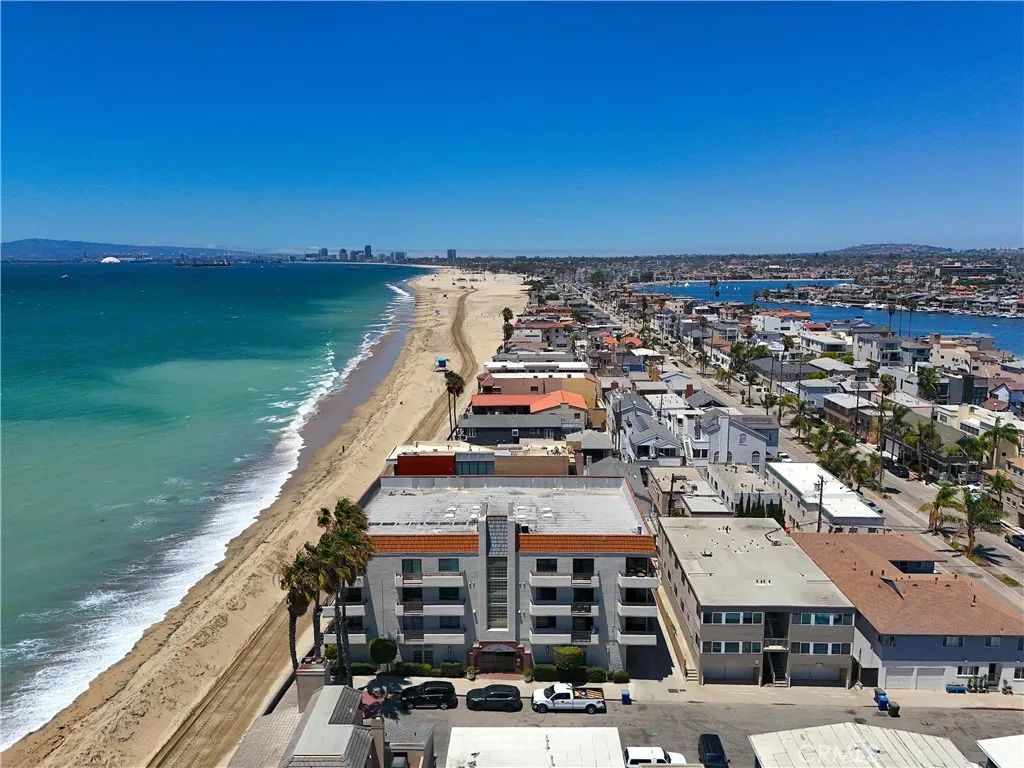 The views are simply amazing on the Peninsula and this one takes in Alamitos Bay, Bayshore Drive, Naples Bride, Belmont Shore, Naples Treasure Island, Downtown Long Beach, Signal Hill, and Palos Verdes