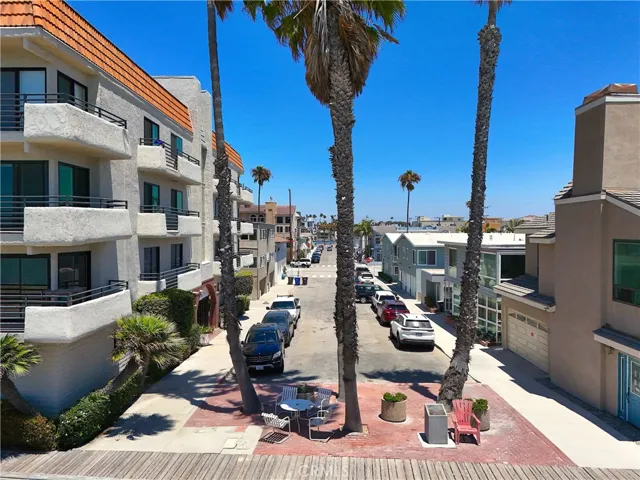 Your street at 62nd Place and an easy neighborhood to get to know your neighbors