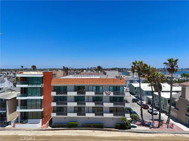 You can see to the right is Alamitos Bay which is just a few short steps away