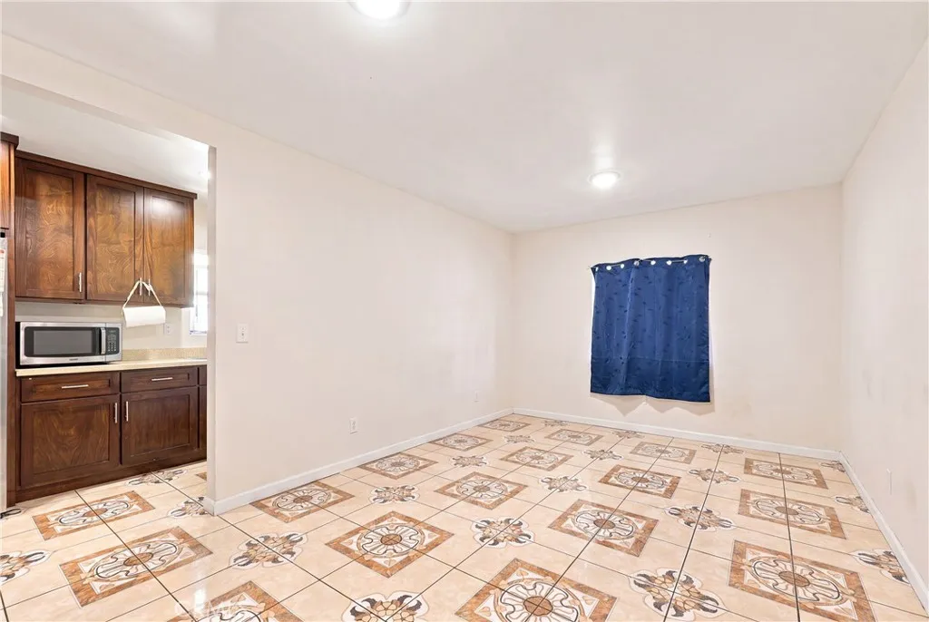 5017 S San Pedro, Los Angeles, California 90011 — photo 4