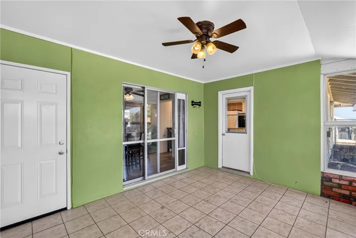 Sunroom with direct entry right into the dining area or kitchen