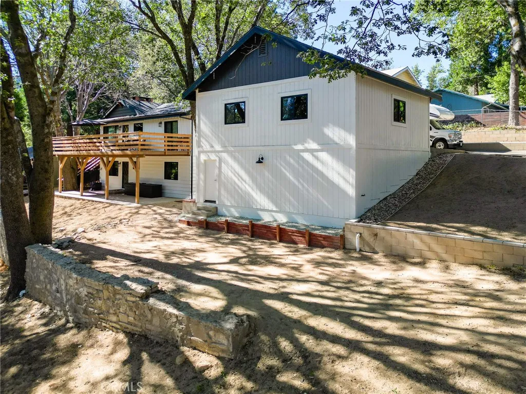 374 Dunant, Crestline, California 92325 — photo 5