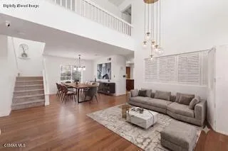 Entry/Living Room