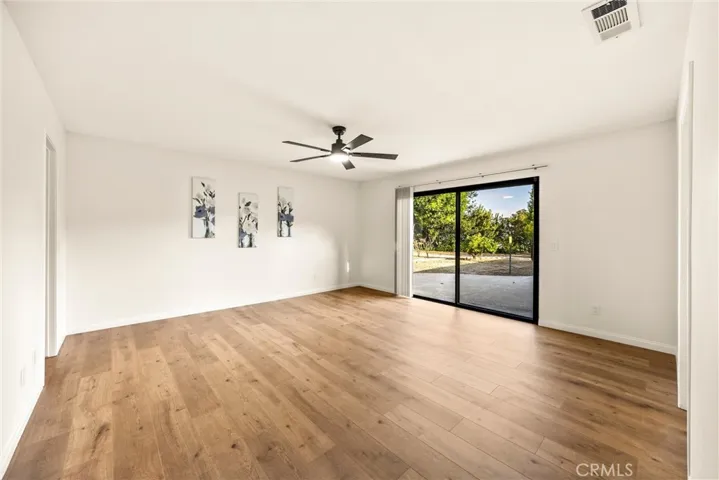 Main Bedroom ( 4 )