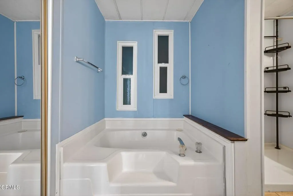 Primary Soaking Tub Primary Soaking Tub