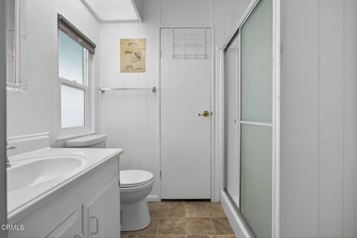 Bedroom 2 Bathroom