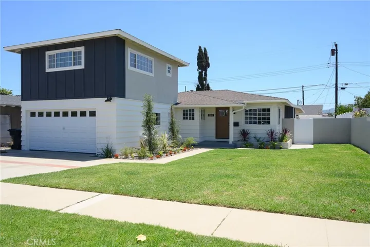 Welcome to 2362 W 234th Street spanning approximately 2120 square feet situated on a 6354 sq. ft. lot.