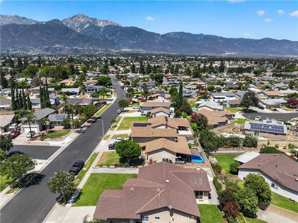 Neighborhood with Mountain Views