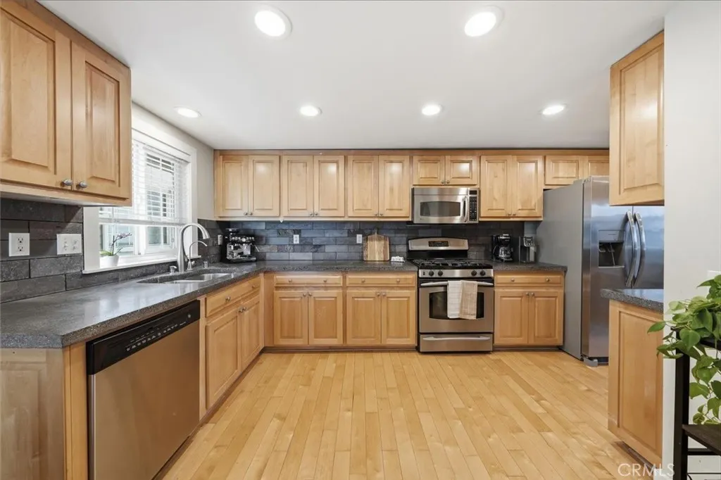23524 Arlington, Torrance, California 90501 — photo 4