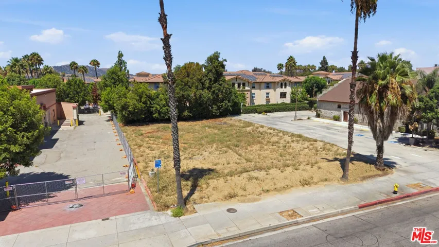 1447 S Garey Ave, Pomona, California 91766 — photo 4