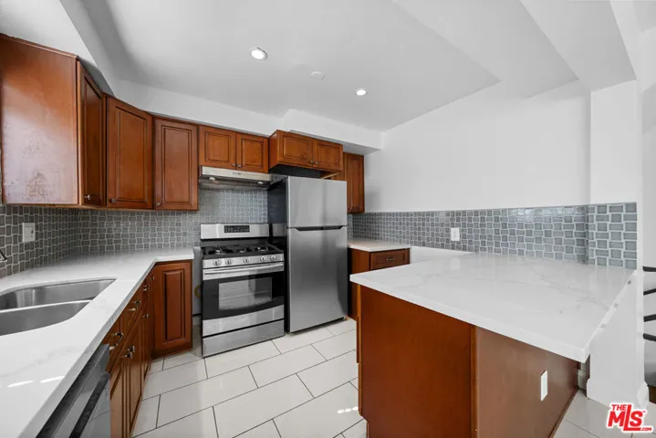 148 S Reeves Drive 4, Beverly Hills, California 90212 — photo 5