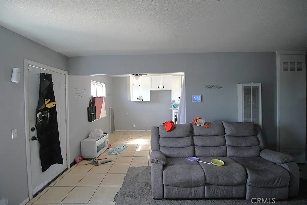 610 Chateau, Barstow, California 92311 — photo 5