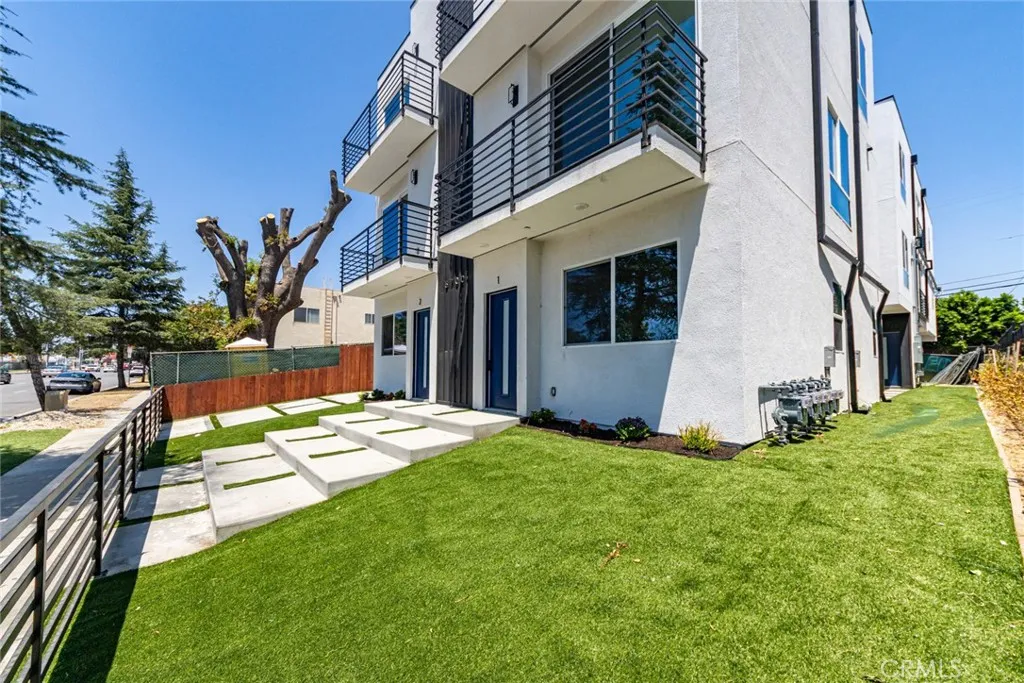 6700 Balboa