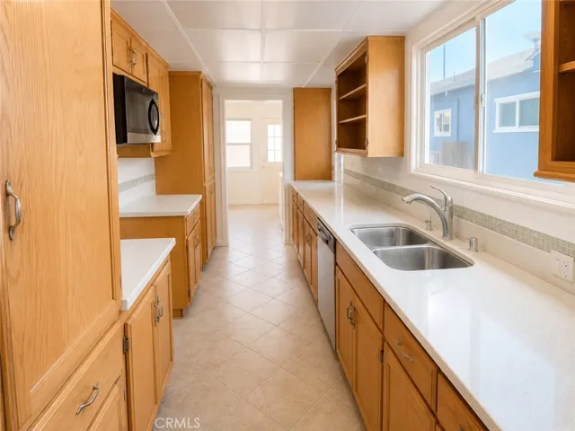 331 N Reese, Burbank, California 91506 — photo 5