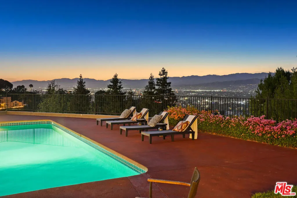 11107 Mountcastle Drive, Studio City, California 91604 — photo 5