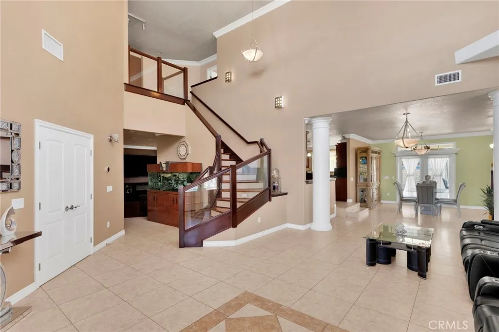 17715 Vista Point, Victorville, California 92395 — photo 5
