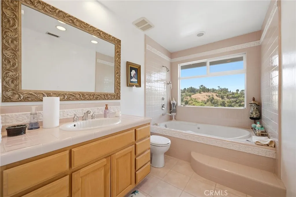 Upstairs Jacuzzi Tub Bathroom