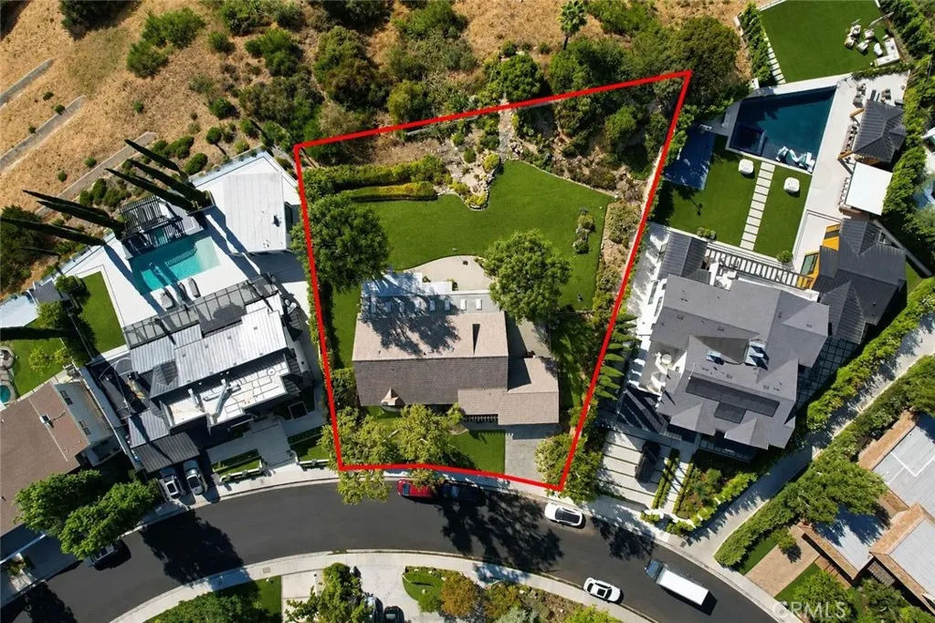 Large Lot Excellent For Development or Remodel