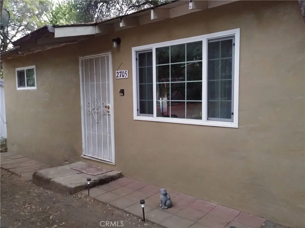 2705 Oakhurst Ave