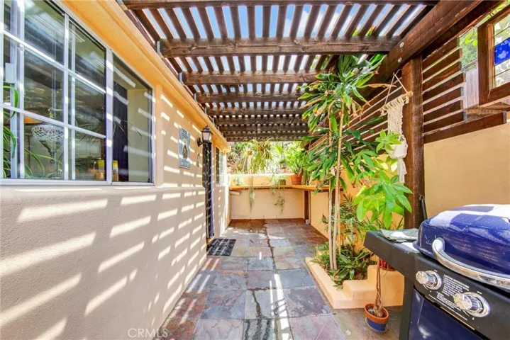Area outside kitchen from terrace