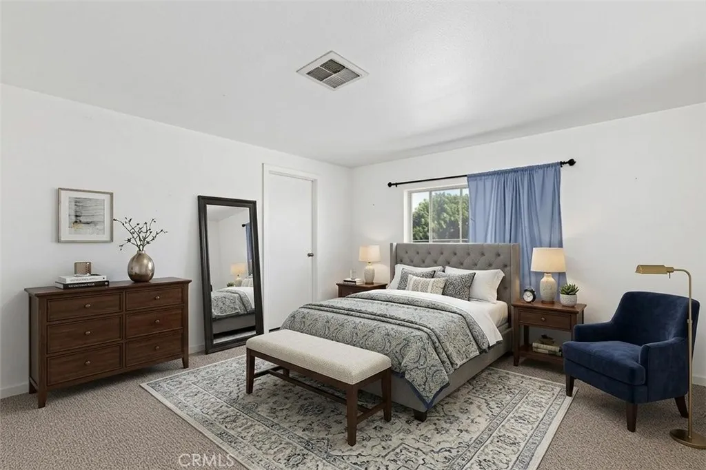 Guest bedroom