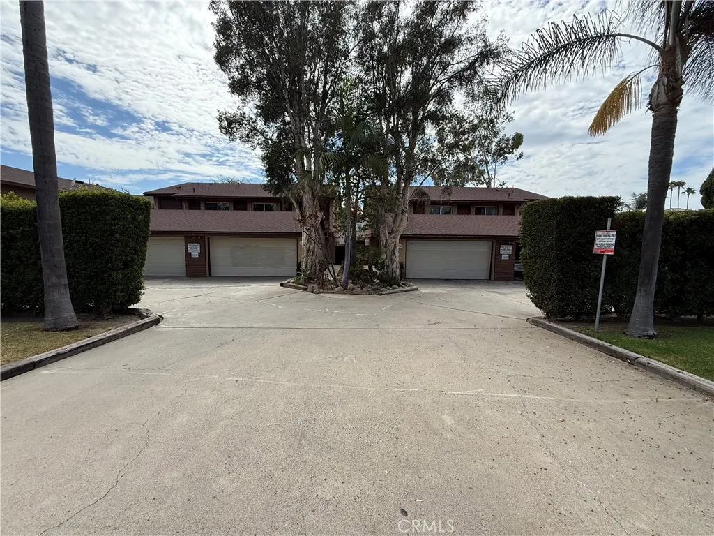 860 N Glassell