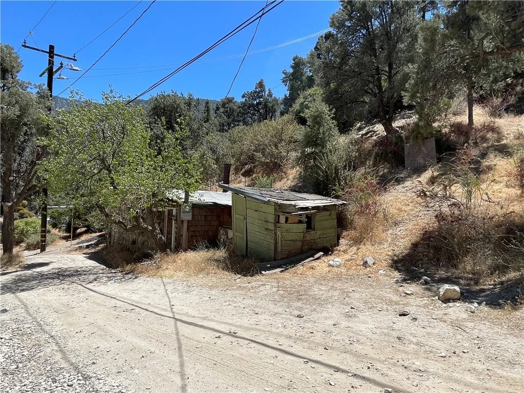 901 Manita, Frazier Park, California 93225 — photo 5