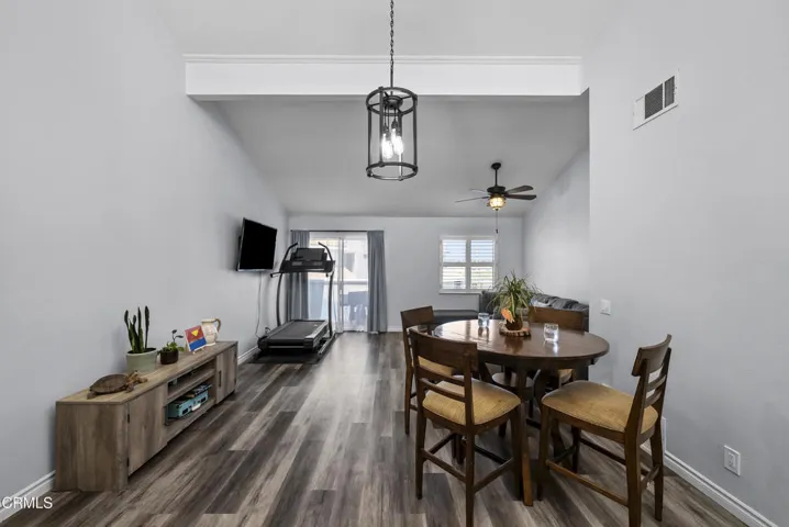 5206 Longfellow Way, Oxnard, California 93033 — photo 4