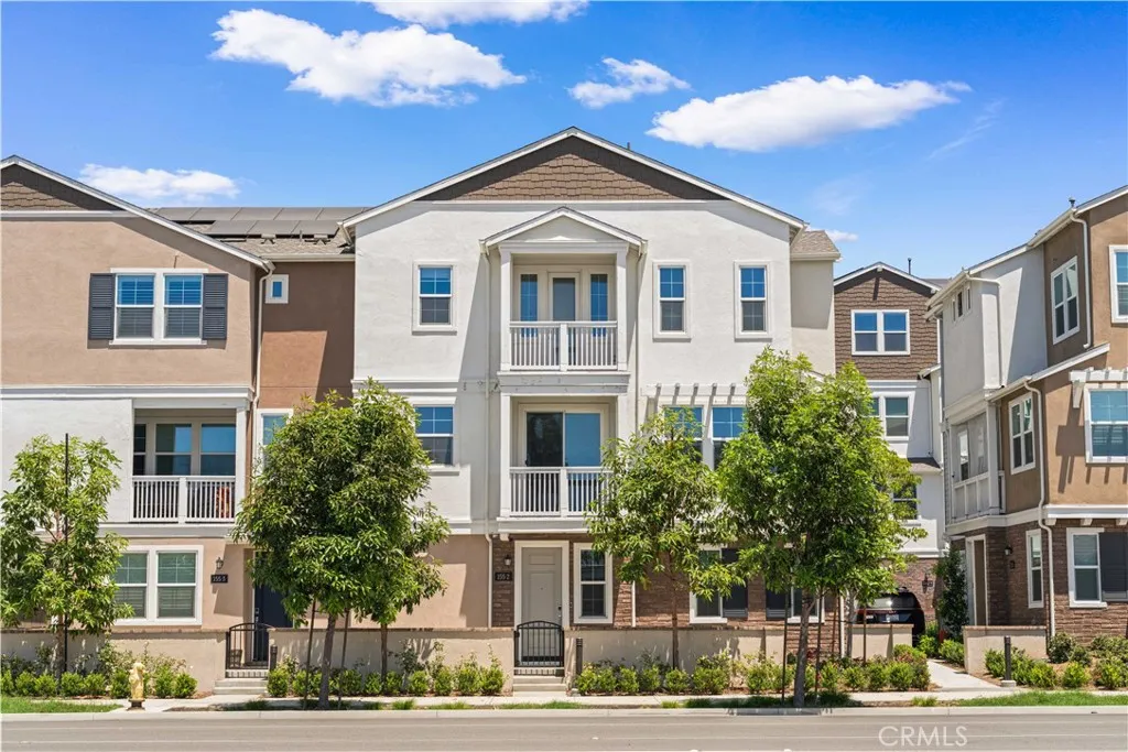 155 W La Palma Ave