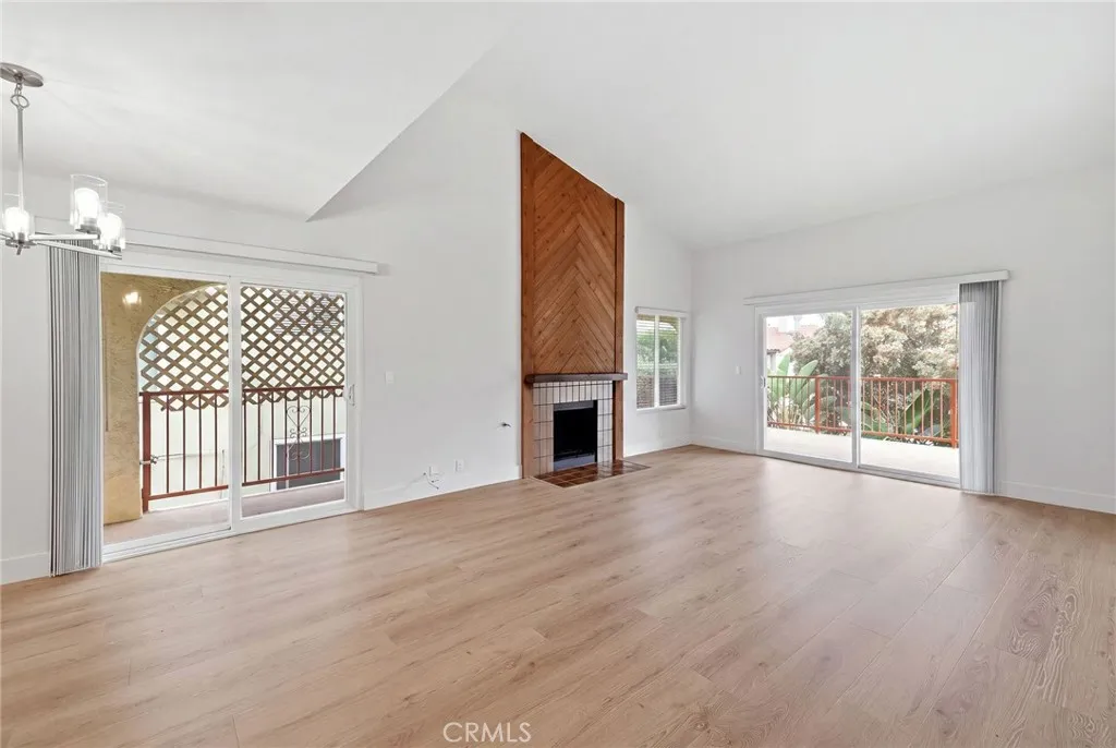 413 Ave