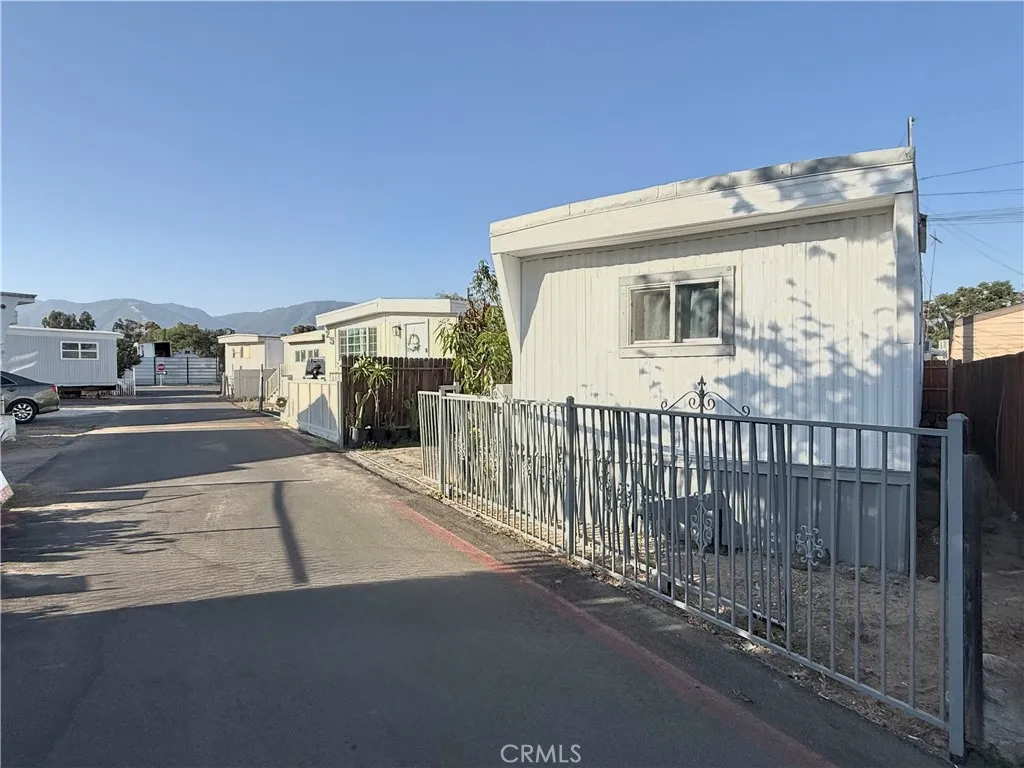 2250 W Darby 24, San Bernardino, California 92407 — photo 4
