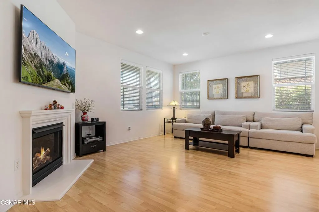 340 Town Forest Court, Camarillo, California 93012 — photo 4