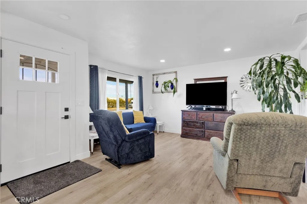 15109 Anacapa Road, Victorville, California 92392 — photo 5