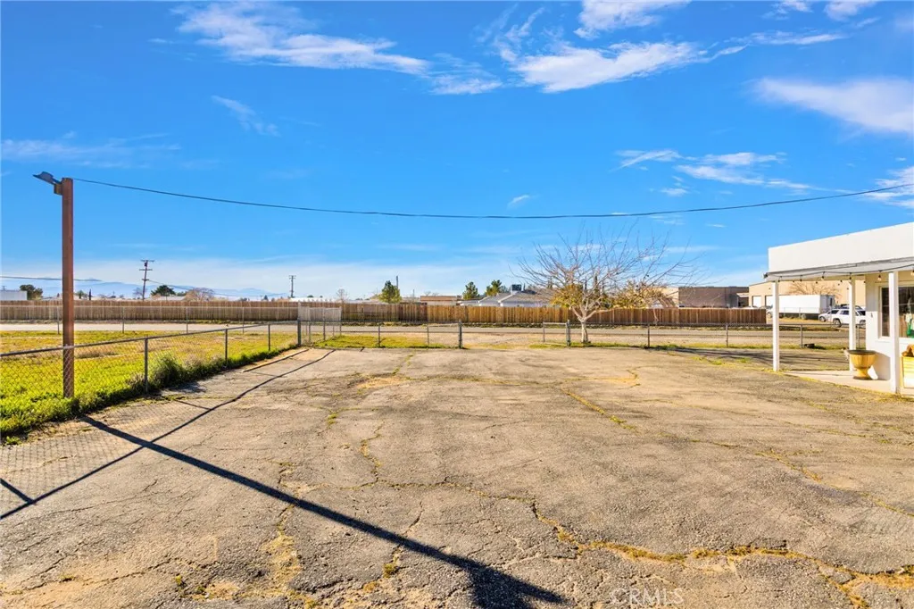 15109 Anacapa Road, Victorville, California 92392 — photo 4