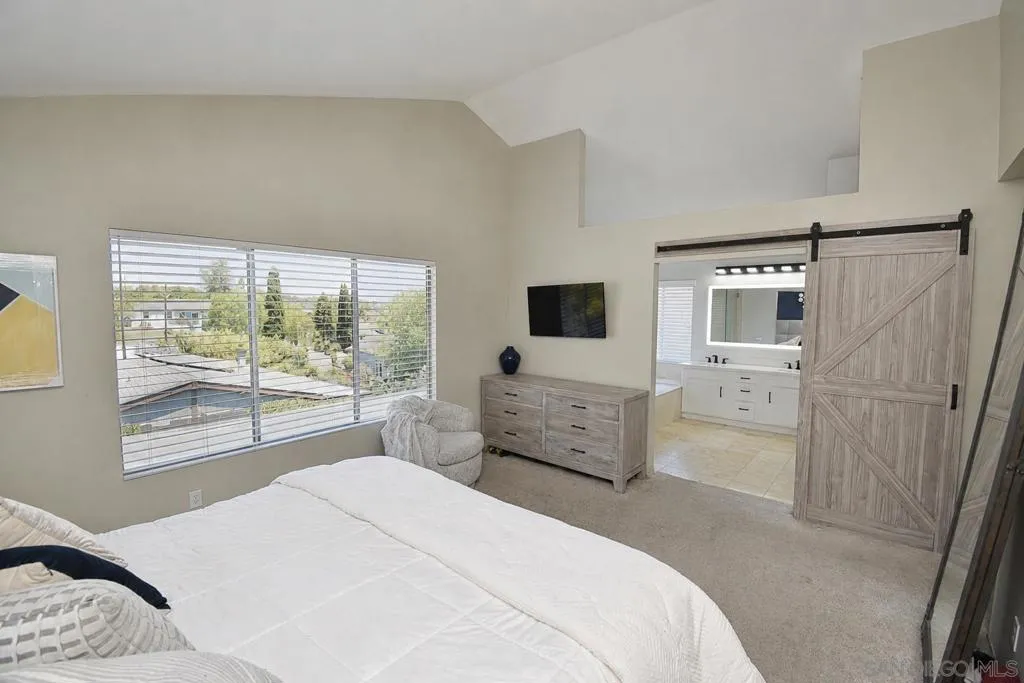 25X15 MASTER BEDROOM