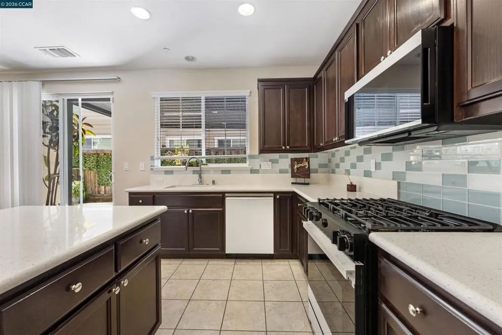 142 Halsey Way, Pittsburg, California 94565 — photo 5
