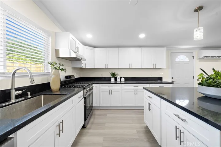 Gorgeous Brand New Kitchen