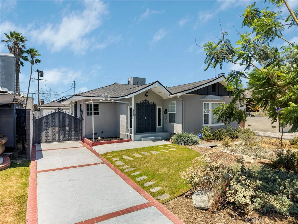 6127 Denny, North Hollywood, California 91606 — photo 4
