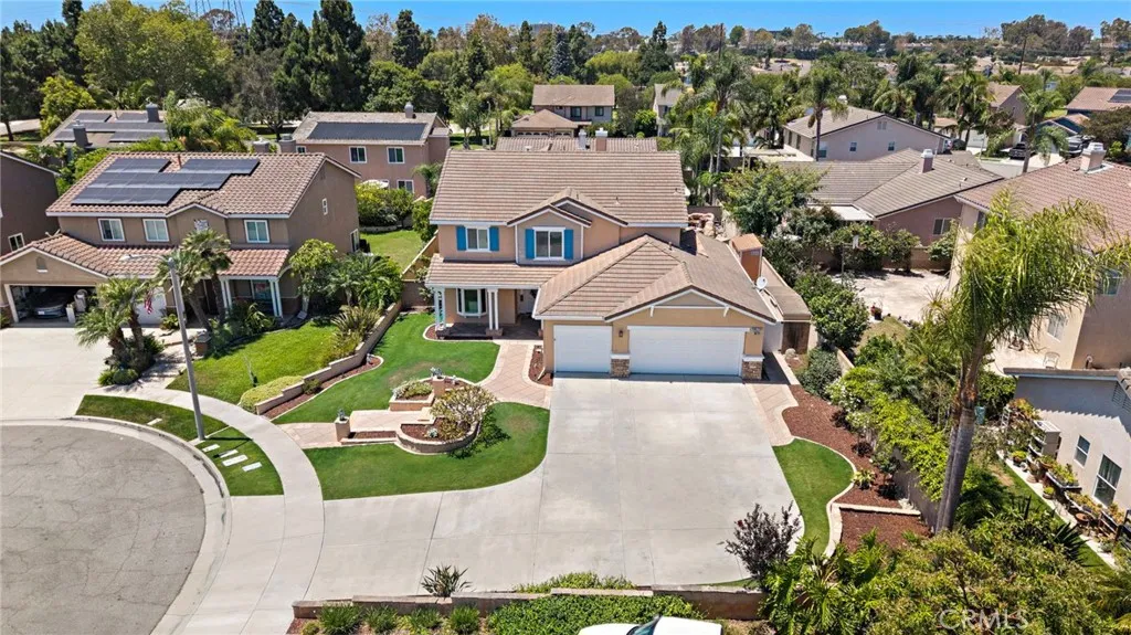 Fountain Valley's prestigious Hampton Place Tract