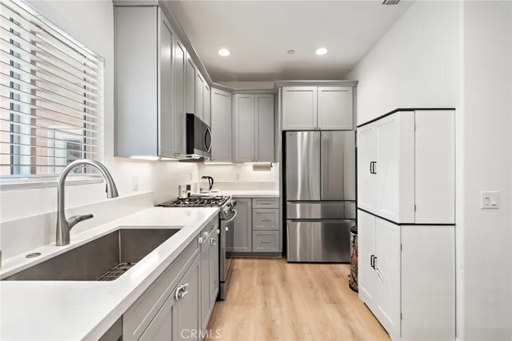 Quartz counter tops