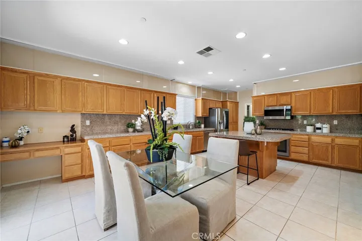 Separate eating area off the kitchen