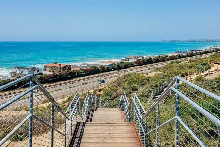 Easily accessible Sea Summit Trail and area beaches