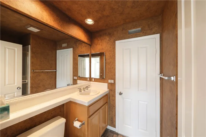 En-suite first level bathroom
