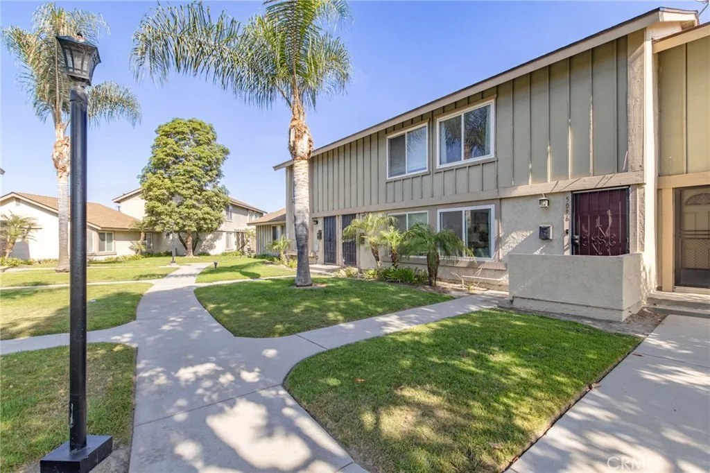 Well maintained community with green belt