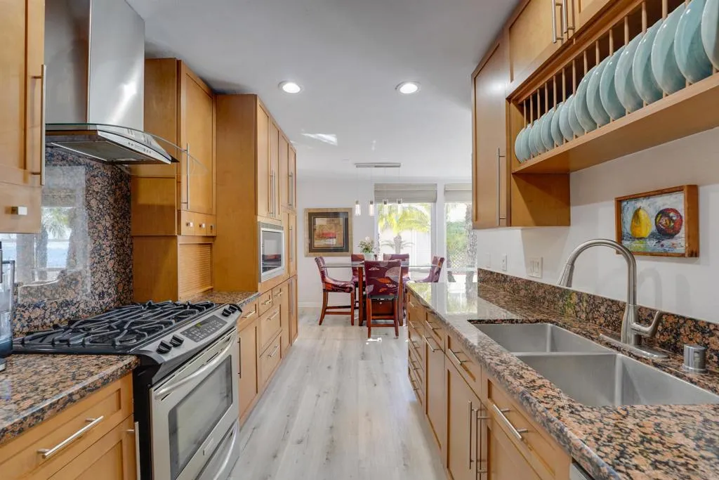 3920 Riviera Dr U, San Diego, California 92109 — photo 4