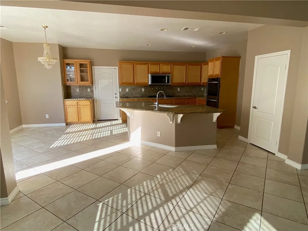 12743 Wine Cellar Court, Rancho Cucamonga, California 91739 — photo 4