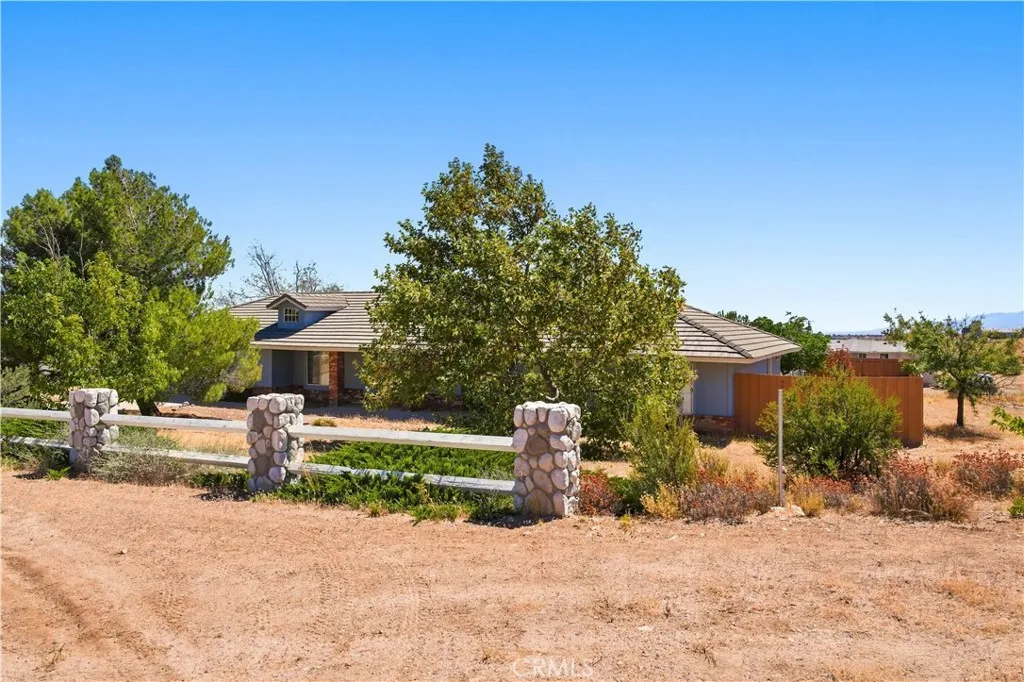 8451 Sky Harbor, Phelan, California 92371 — photo 4
