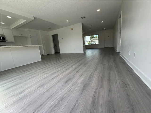 DINNING/LIVING ROOM
