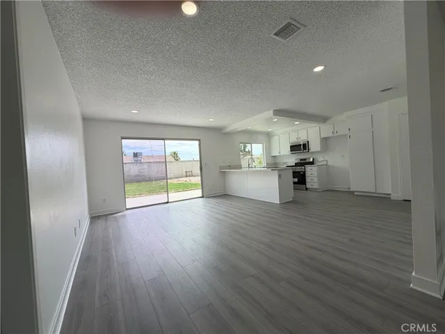 DINNING/KITCHEN