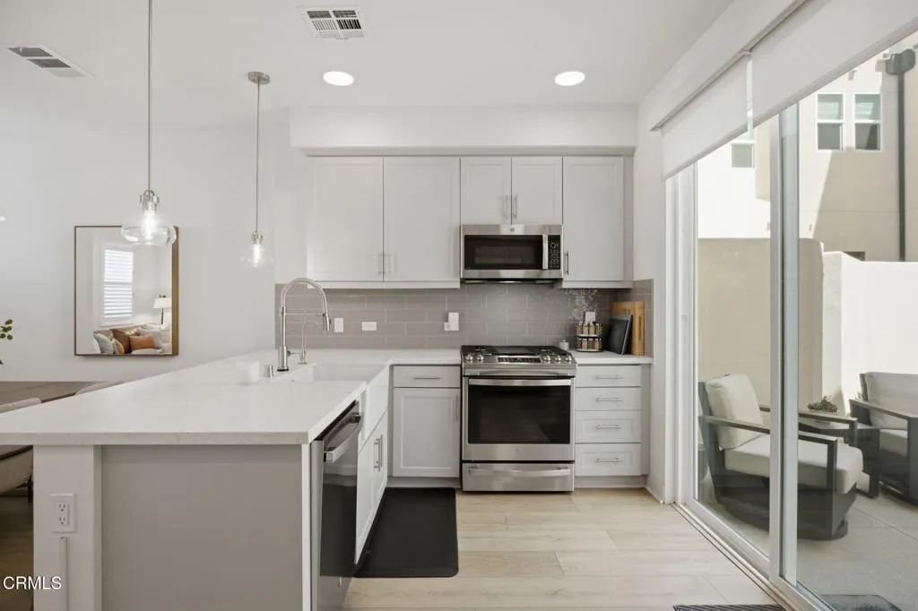 1230 E Thompson Boulevard 103, Ventura, California 93001 — photo 4